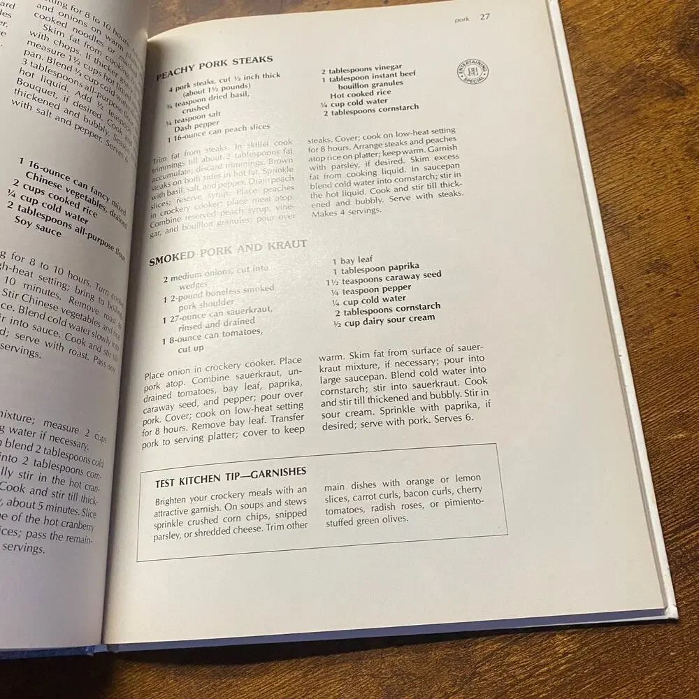 Better Homes and Gardens Crockery Cooker Cook Book 1976